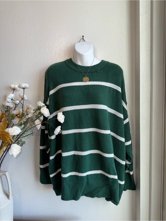 aerie Sweaters - AERIE Forest Green & White Striped Crewneck Sweater (soft) 🌲
